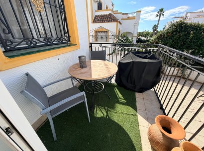 Woning · Herverkoop - Orihuela · Entre Naranjos Vistabella · Alicante · Spanje